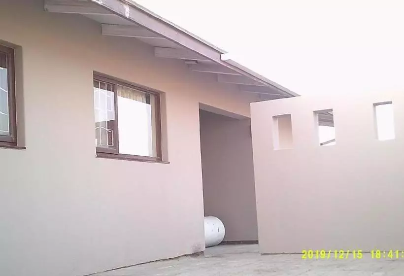 پانسیون Frankestreet Self Catering Accommodation