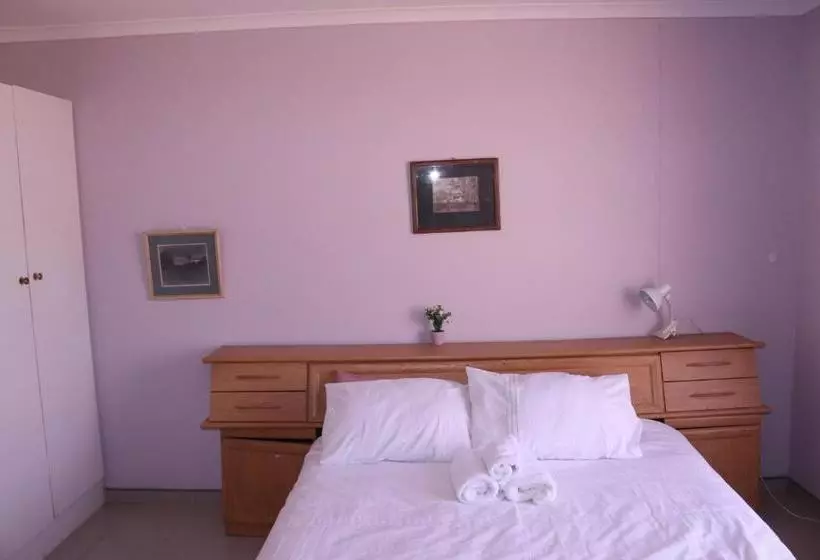 پانسیون Frankestreet Self Catering Accommodation