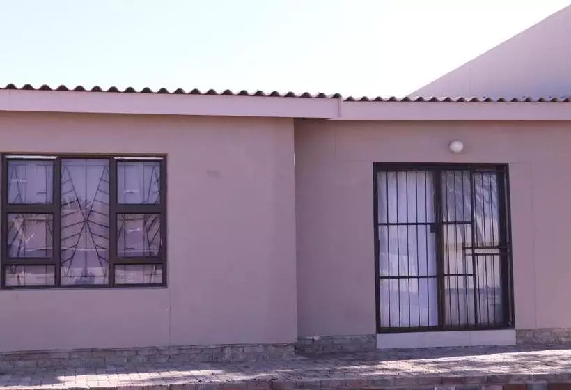 پانسیون Frankestreet Self Catering Accommodation