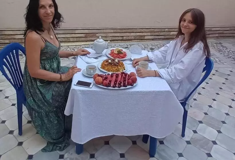 پانسیون Uzbegim Family Guest House