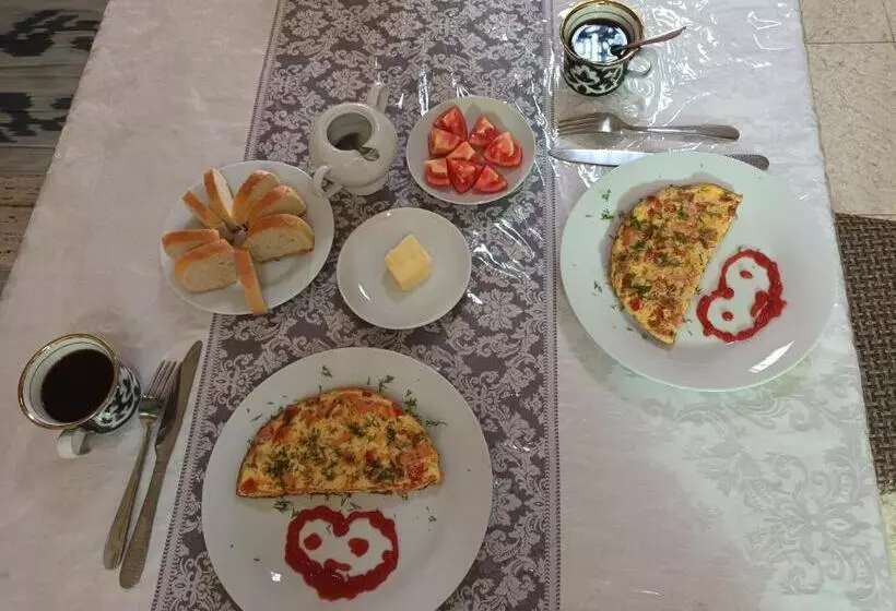 پانسیون Uzbegim Family Guest House