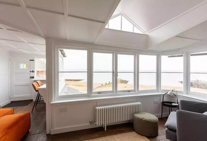 Stag Cottage, Sea Wall