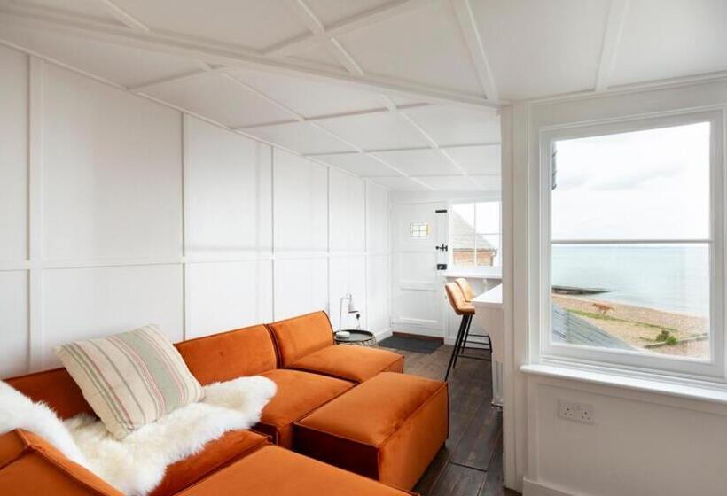 Stag Cottage, Sea Wall