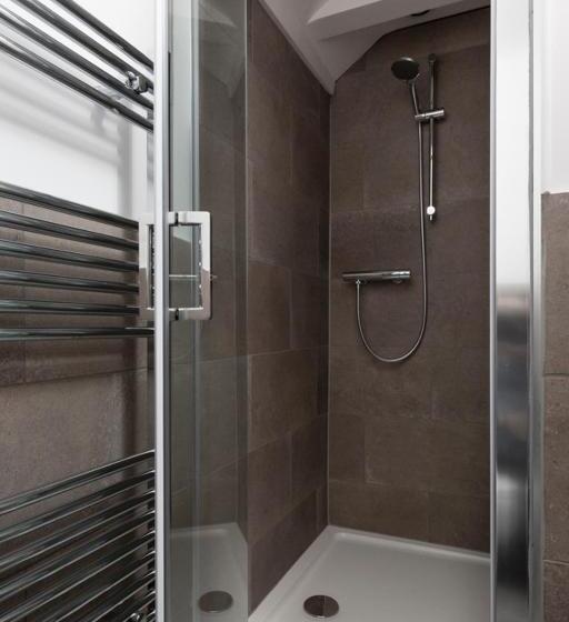 Stag Cottage, Sea Wall