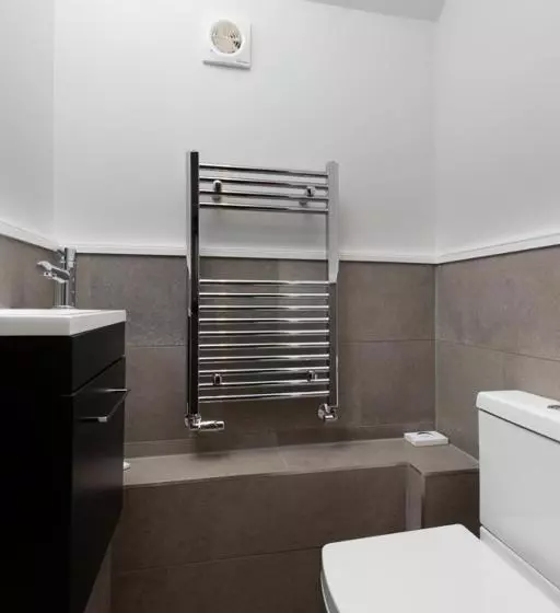 Stag Cottage, Sea Wall