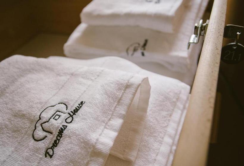 هاستل Dreams House