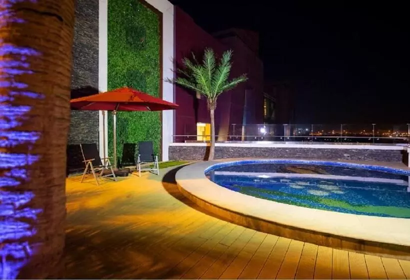 هتل Royal Swiss Lahore