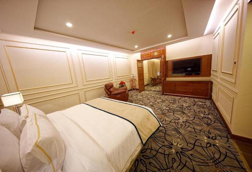 هتل Royal Swiss Lahore