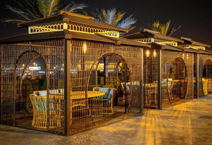 هتل Royal Swiss Lahore