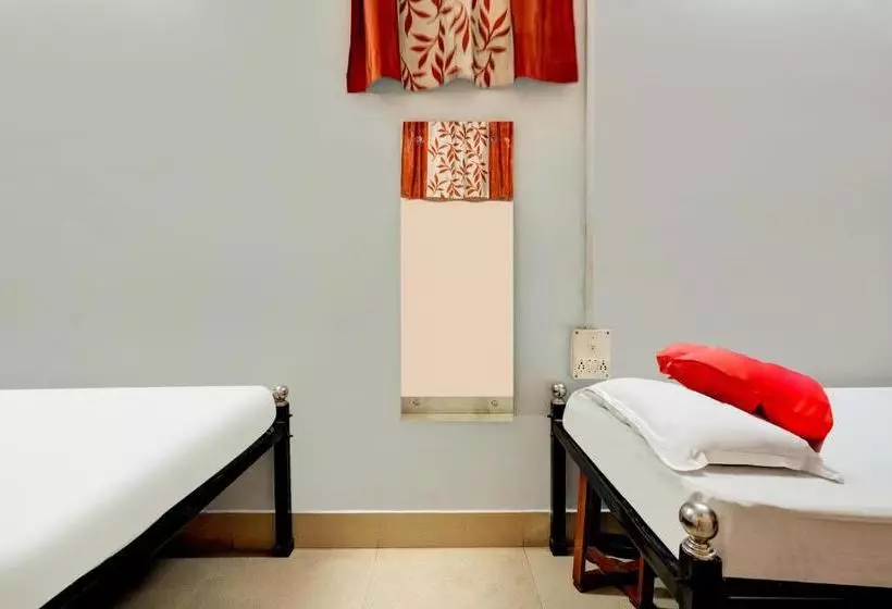 ホテル Spot On 49981 Krishna Inn