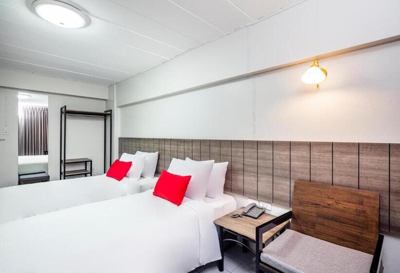 Livotel Express Hotel Ramkhamhaeng 50 Bangkok   No Parking