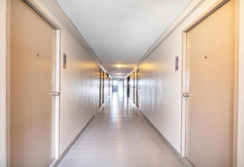 Livotel Express Hotel Ramkhamhaeng 50 Bangkok   No Parking