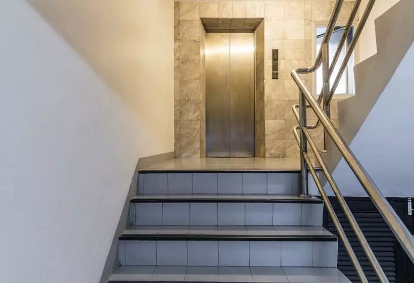 Livotel Express Hotel Ramkhamhaeng 50 Bangkok   No Parking