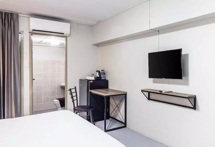 Livotel Express Hotel Ramkhamhaeng 50 Bangkok   No Parking