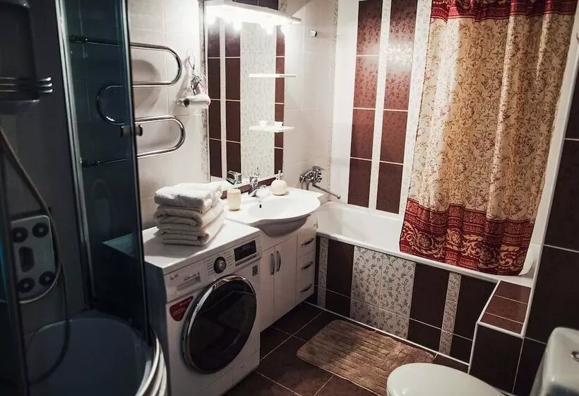 Apartment On Kuznetskstroevskiy 9