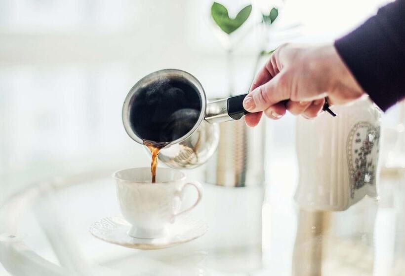 Apartment On Kuznetskstroevskiy 9