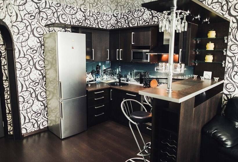 Apartment On Kuznetskstroevskiy 9