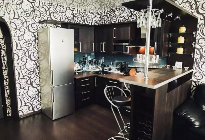 Apartment On Kuznetskstroevskiy 9