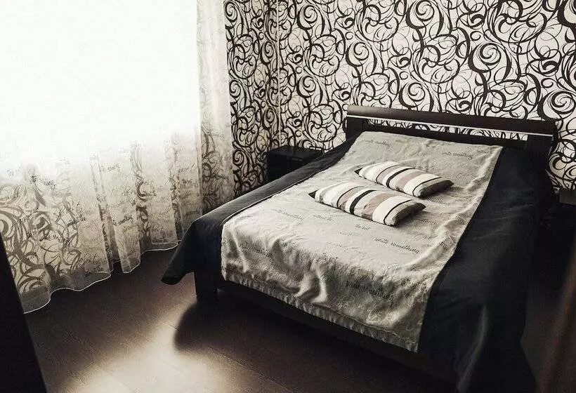 Apartment On Kuznetskstroevskiy 9