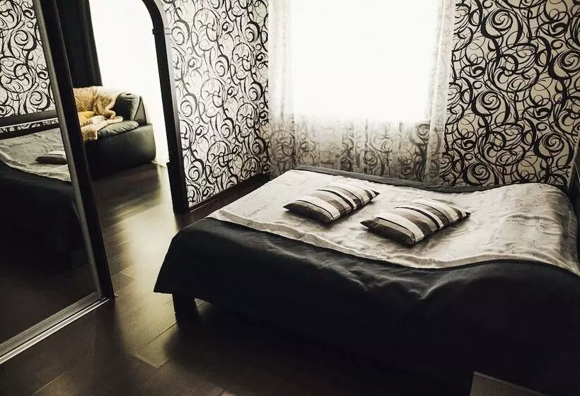 Apartment On Kuznetskstroevskiy 9