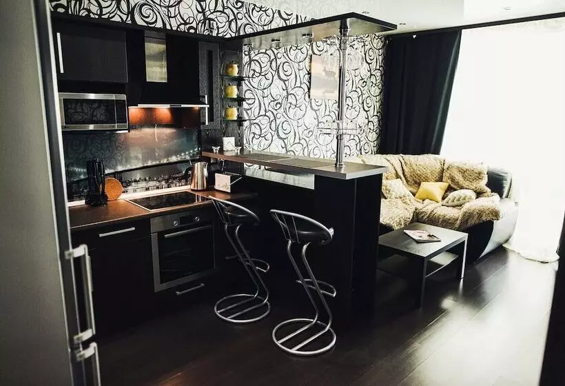 Apartment On Kuznetskstroevskiy 9