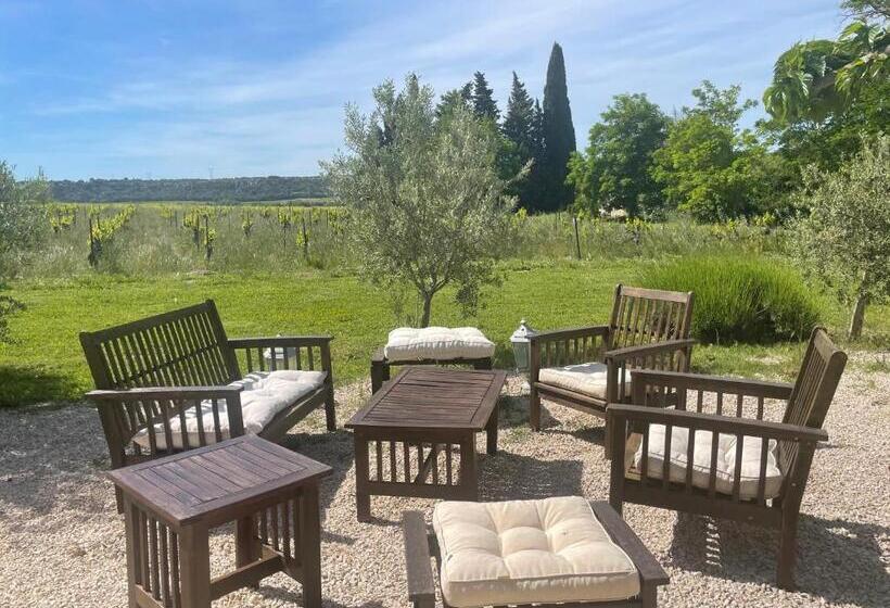 Appt 2 Pieces Dans Mas Provençal