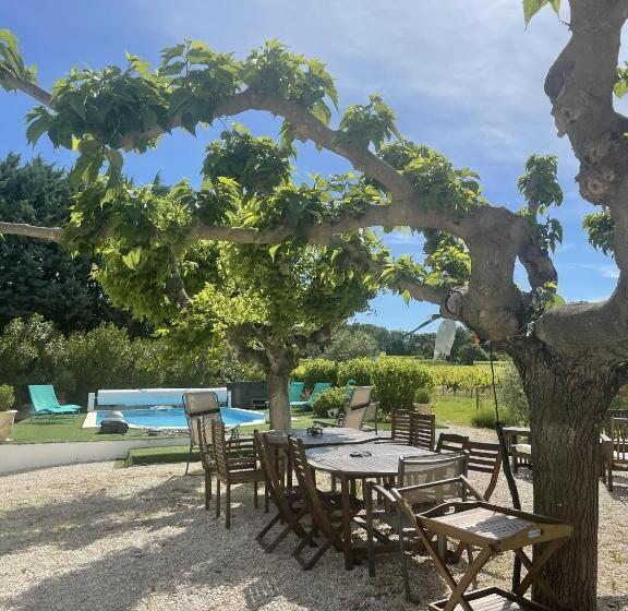 Appt 2 Pieces Dans Mas Provençal