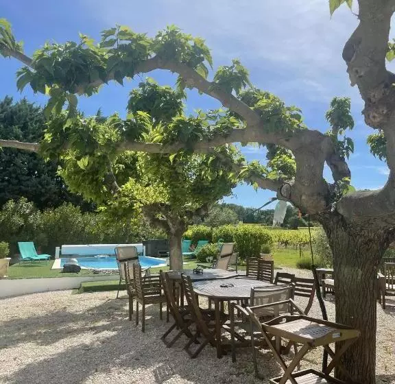 Appt 2 Pieces Dans Mas Provençal