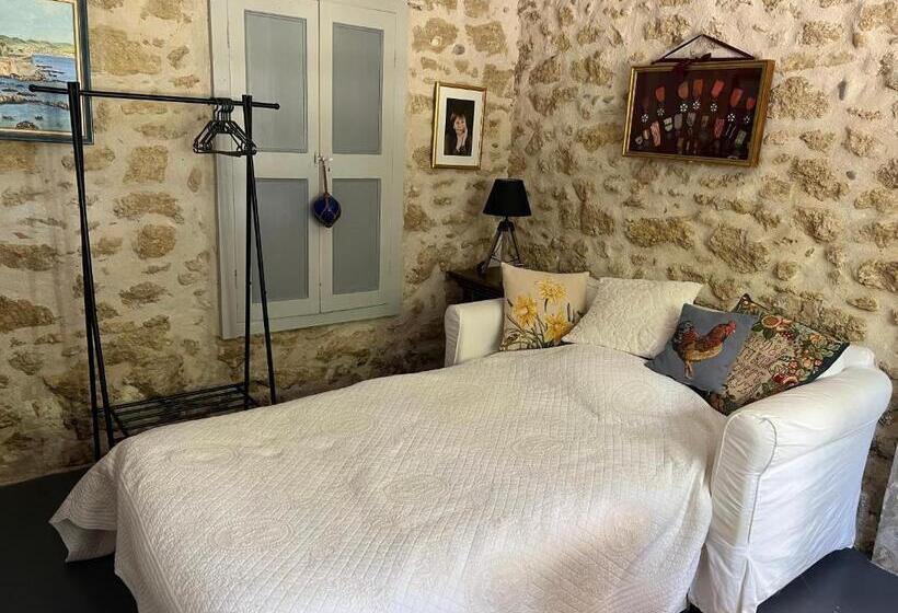 Appt 2 Pieces Dans Mas Provençal