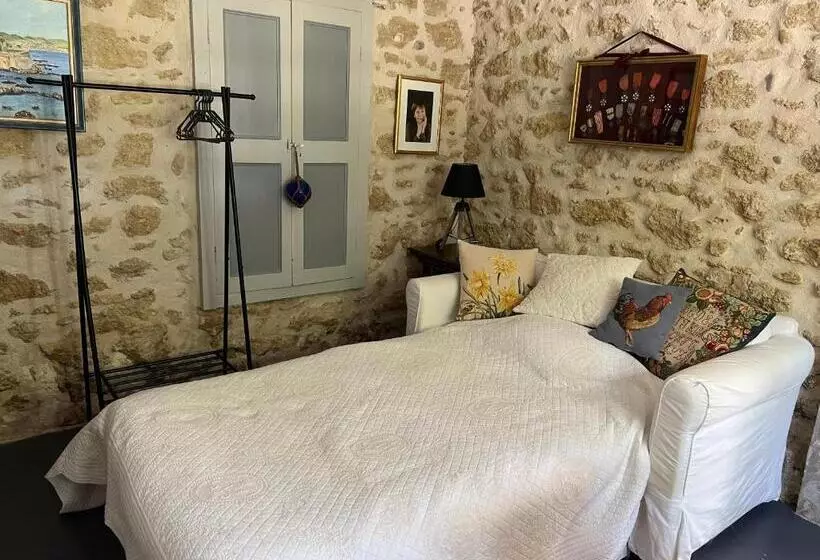Appt 2 Pieces Dans Mas Provençal