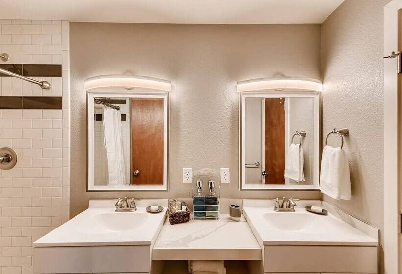 Discovery Park House