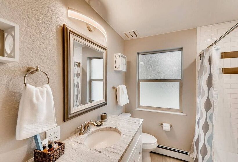 Discovery Park House