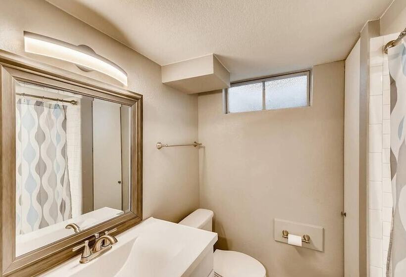 Discovery Park House