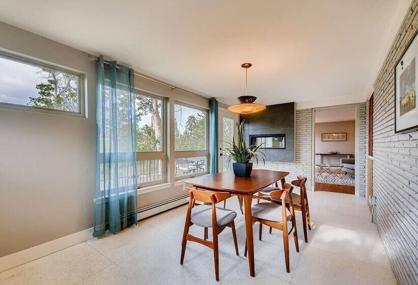 Discovery Park House