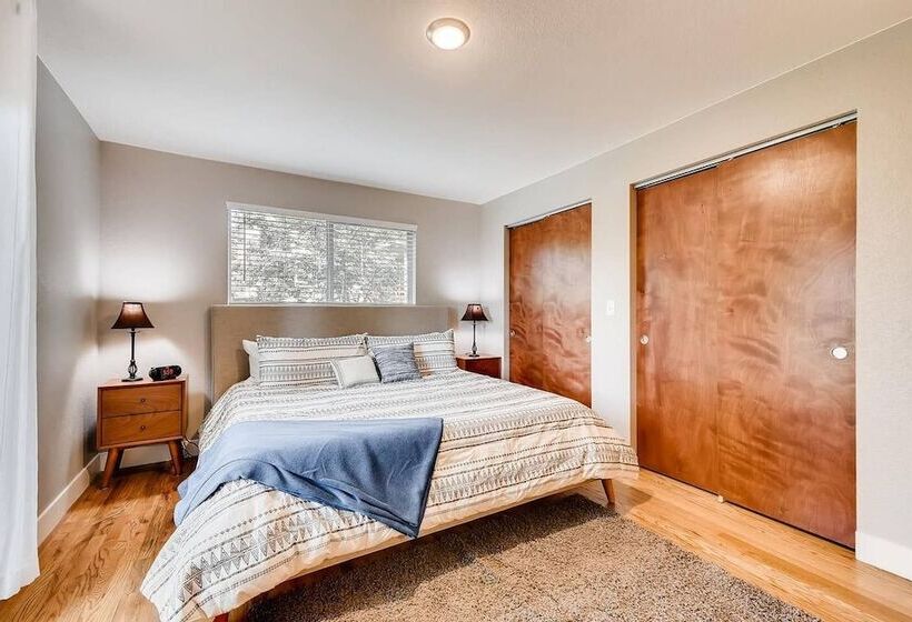 Discovery Park House