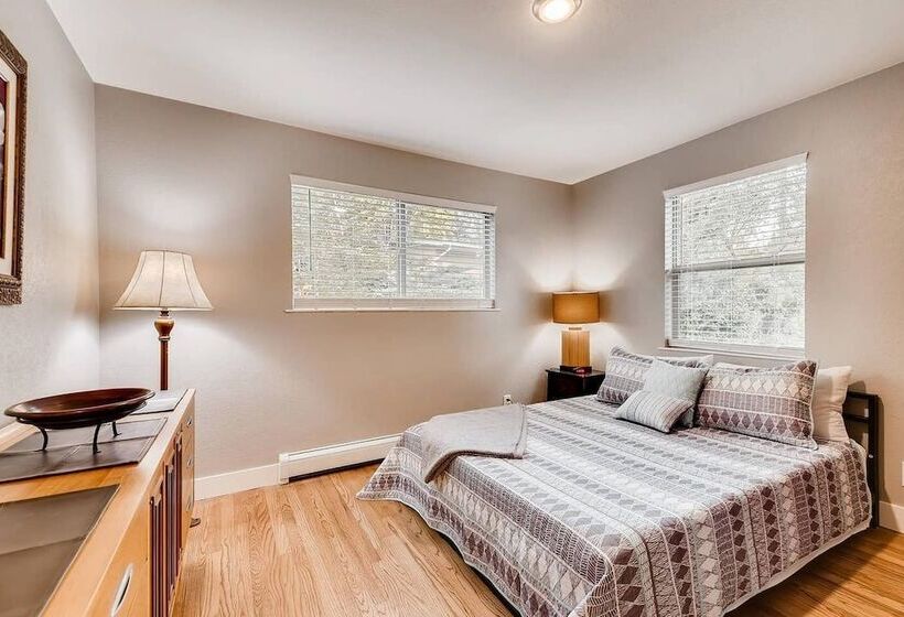 Discovery Park House