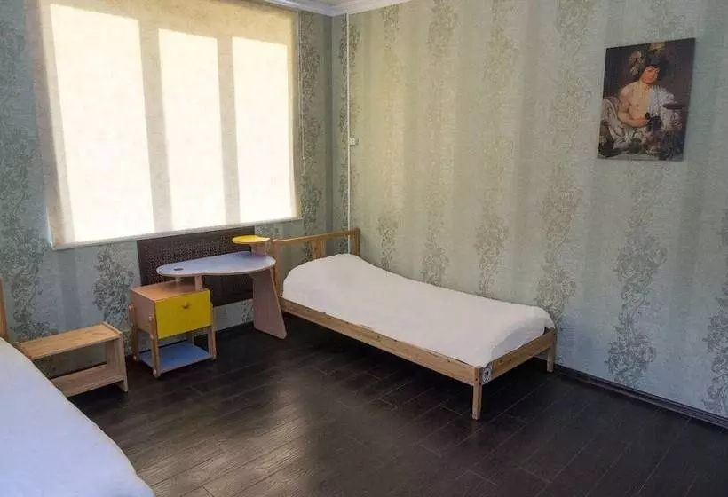 Hostel Propolis