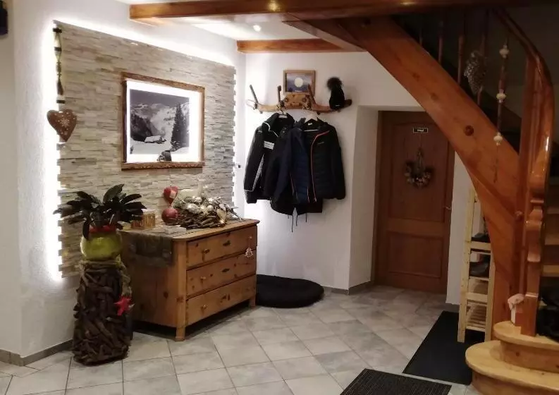 ホテル Biobauernhof Tonimörtl