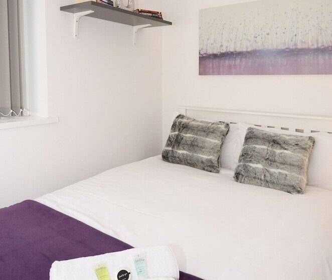 Townhouse Plus @ 301 West Street Crewe