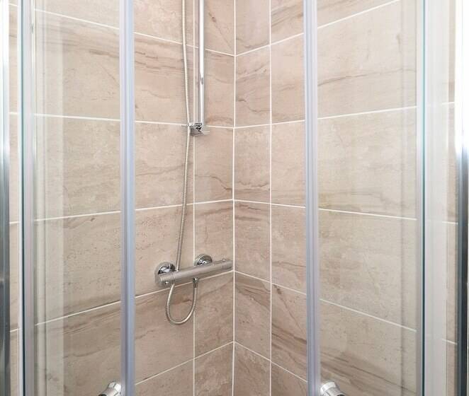 Townhouse Plus @ 301 West Street Crewe