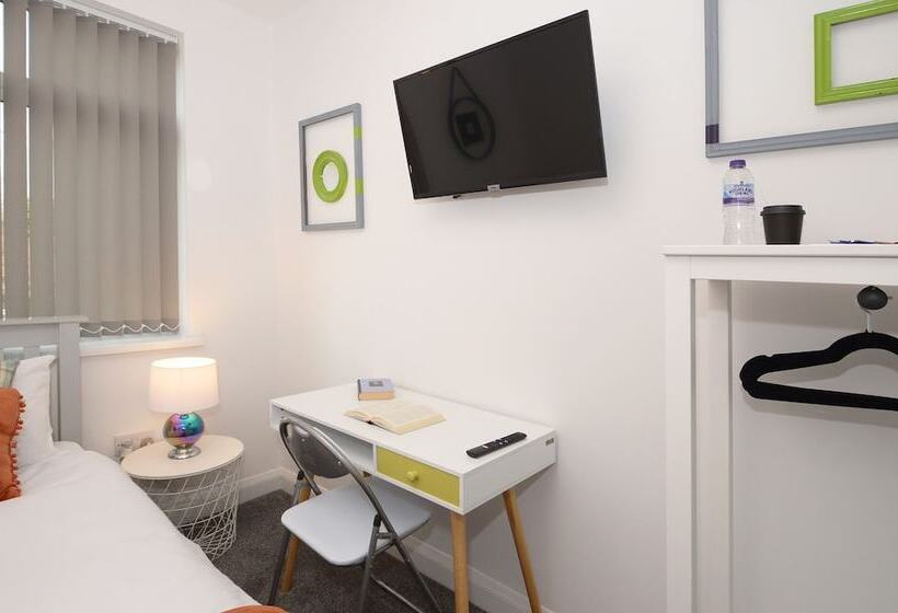 Townhouse Plus @ 301 West Street Crewe