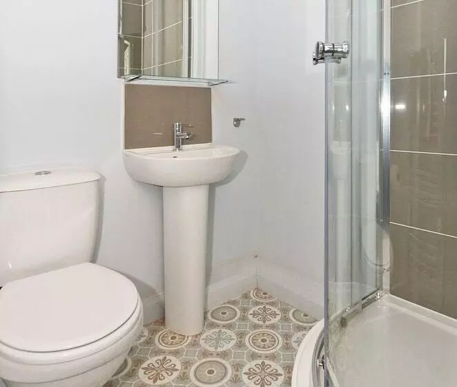 Townhouse Plus @ 301 West Street Crewe