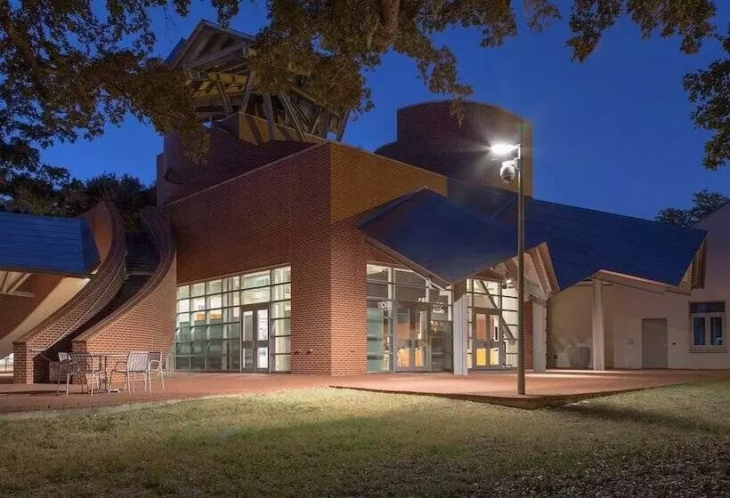 Gulf Hills Hotel & Resort