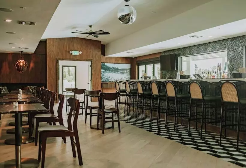 Gulf Hills Hotel & Resort