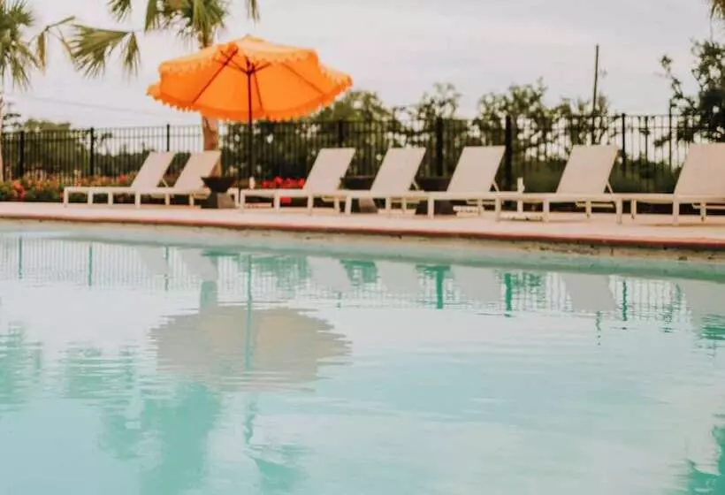 Gulf Hills Hotel & Resort