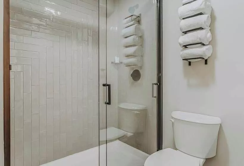 Gulf Hills Hotel & Resort