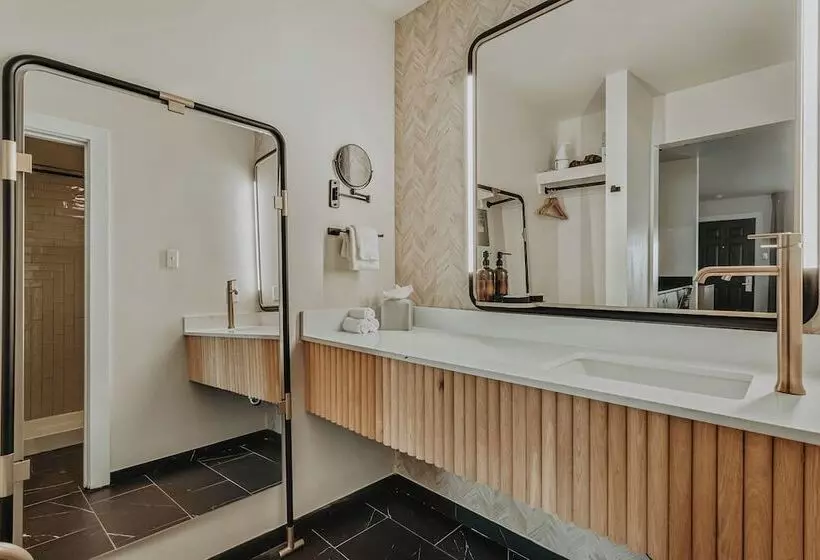 Gulf Hills Hotel & Resort