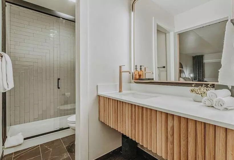 Gulf Hills Hotel & Resort