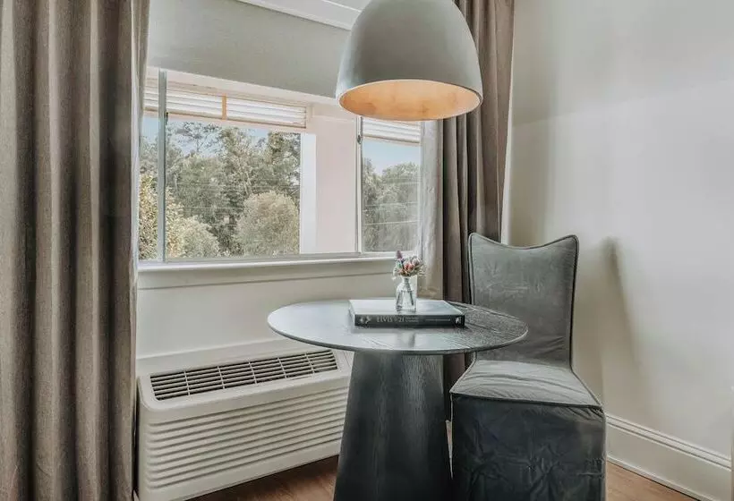 Gulf Hills Hotel & Resort