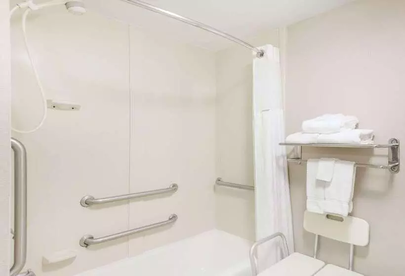 酒店 Baymont By Wyndham Clarksville Northeast